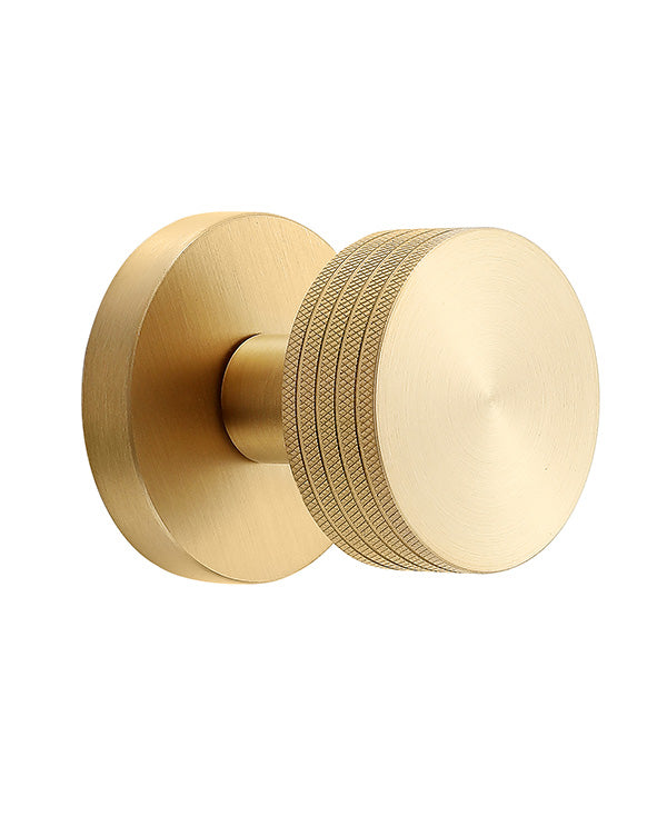 Knurled Brass Privacy Door Knob – Industrial Style Grip Handle, Solid Brass Build, Brushed Finish – 60mm Latch for Bedroom & Bathroom (Brushed Brass, Privacy-2.375 in)