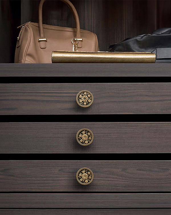 Brushed Brass Cabinet Knobs Modern Carved Bathroom Closet Kitchen Handles Round Gold Drawer Cupboard Cabinet Hardware (2)