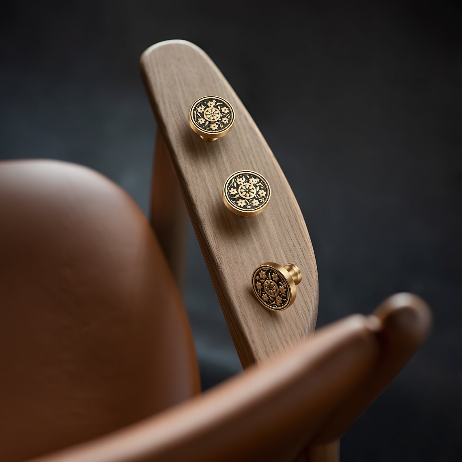 Brushed Brass Cabinet Knobs Modern Carved Bathroom Closet Kitchen Handles Round Gold Drawer Cupboard Cabinet Hardware (2)